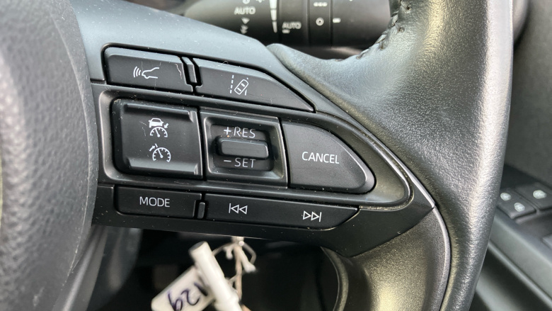 Toyota Yaris 1.5 Hybrid Design 5dr CVT Hybrid Hatchback